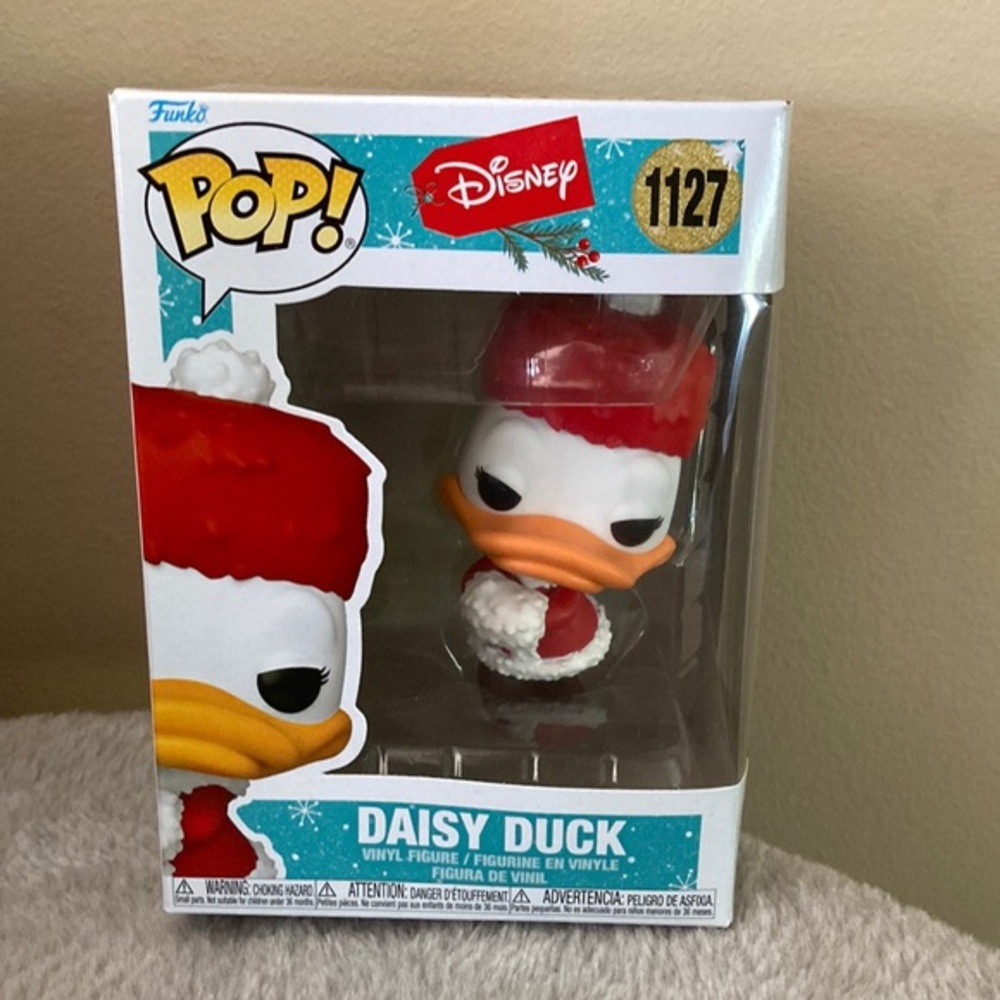 Disney Daisy Duck Christmas funko pop brand new